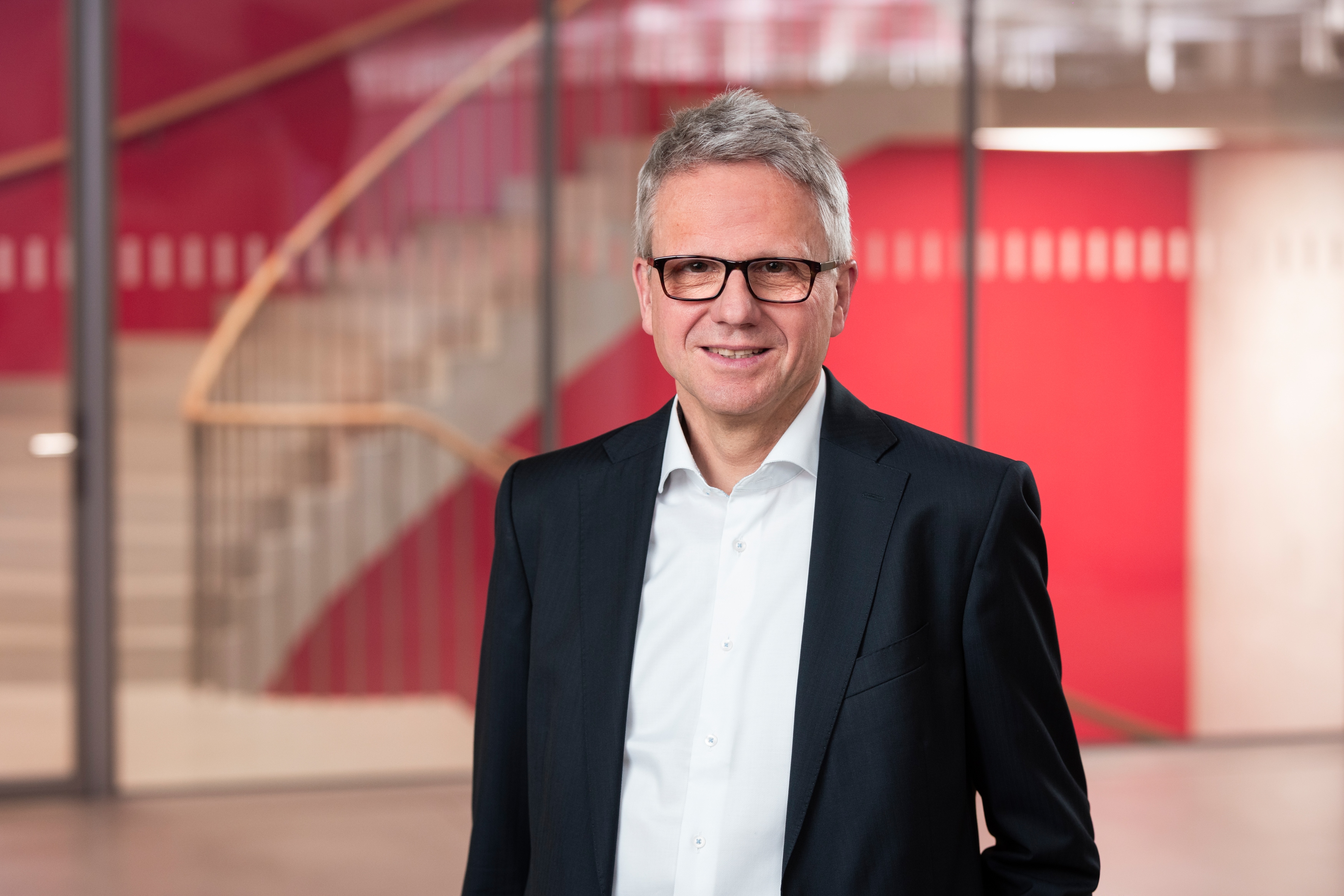 Dr. Peter Terwiesch