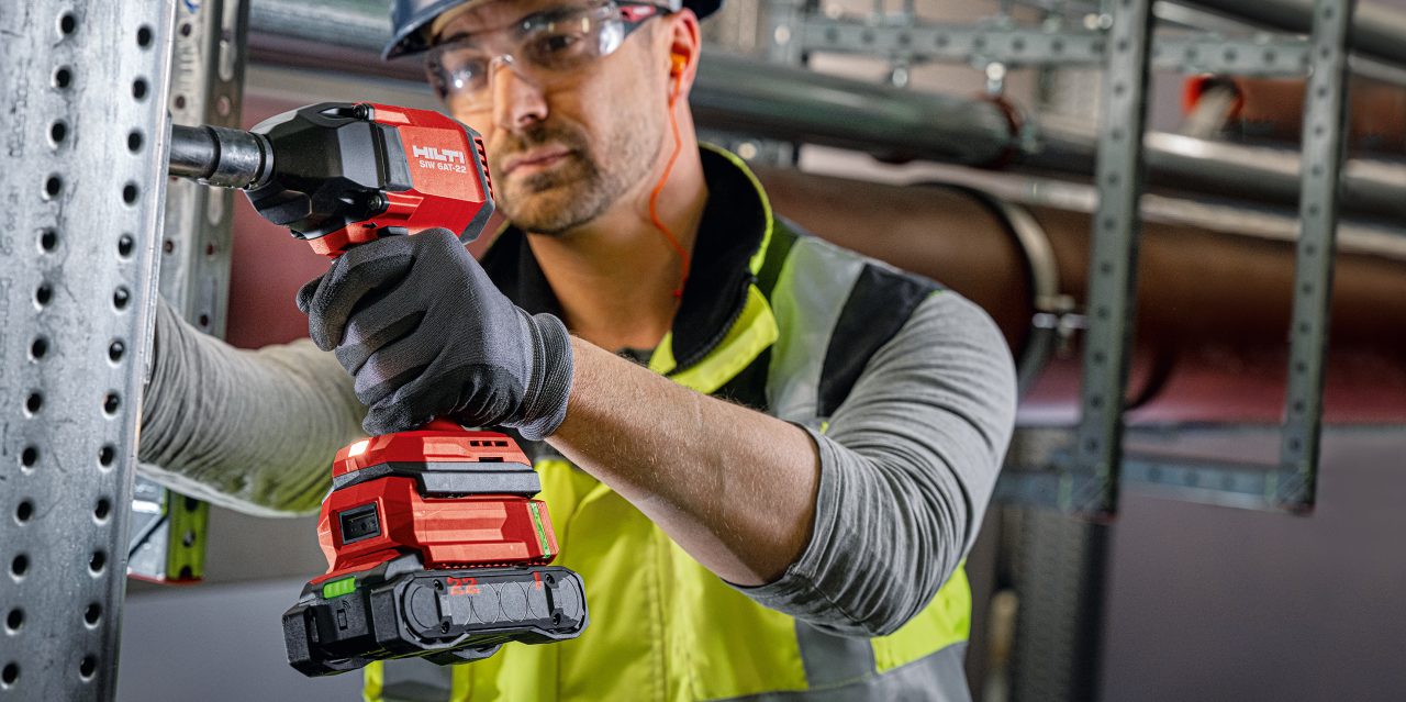 Nuron-Akkugeräte von Hilti wurden sowohl von Red Dot als auch iF für Produktdesign, Innovation und Funktionalität ausgezeichnet: Unter anderem der Abbruchhammer TE 2000-22 und der  Schlagschrauber SIW 6 AT-22.